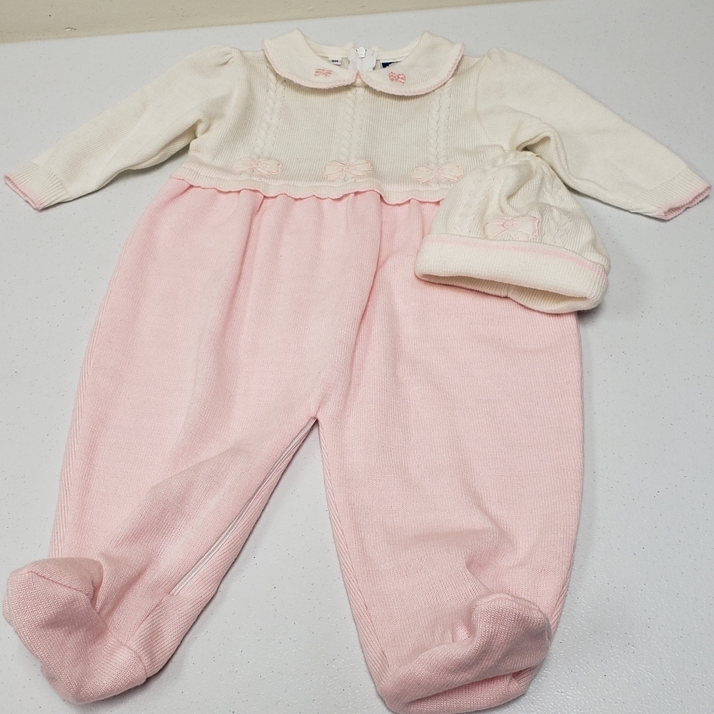 Carriage Boutiques Friedknit Baby Girls Knit Zip Outfit with Hat Size 9 Months